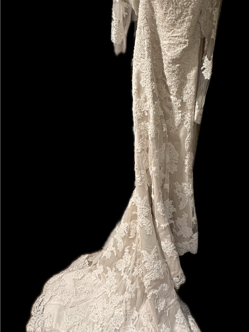 Oleg Cassini ivory trumpet style wedding dress w/bolero & veil. Size 4